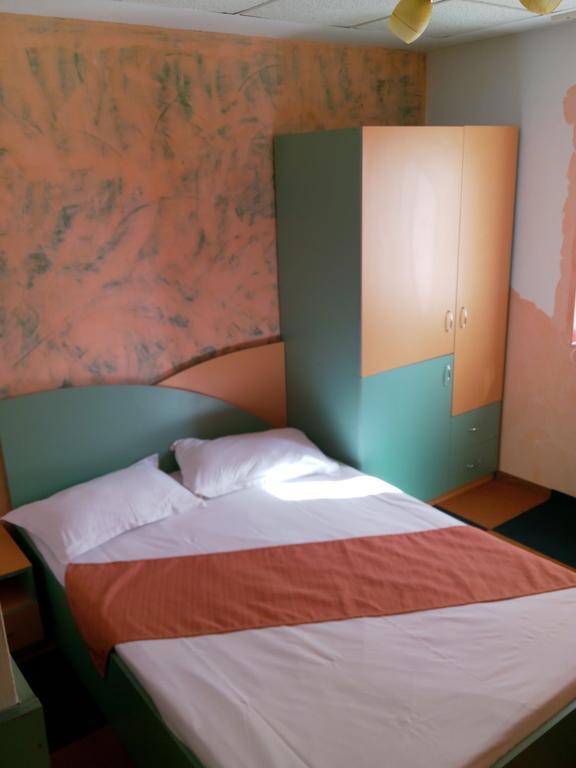 Hostel Oana *
